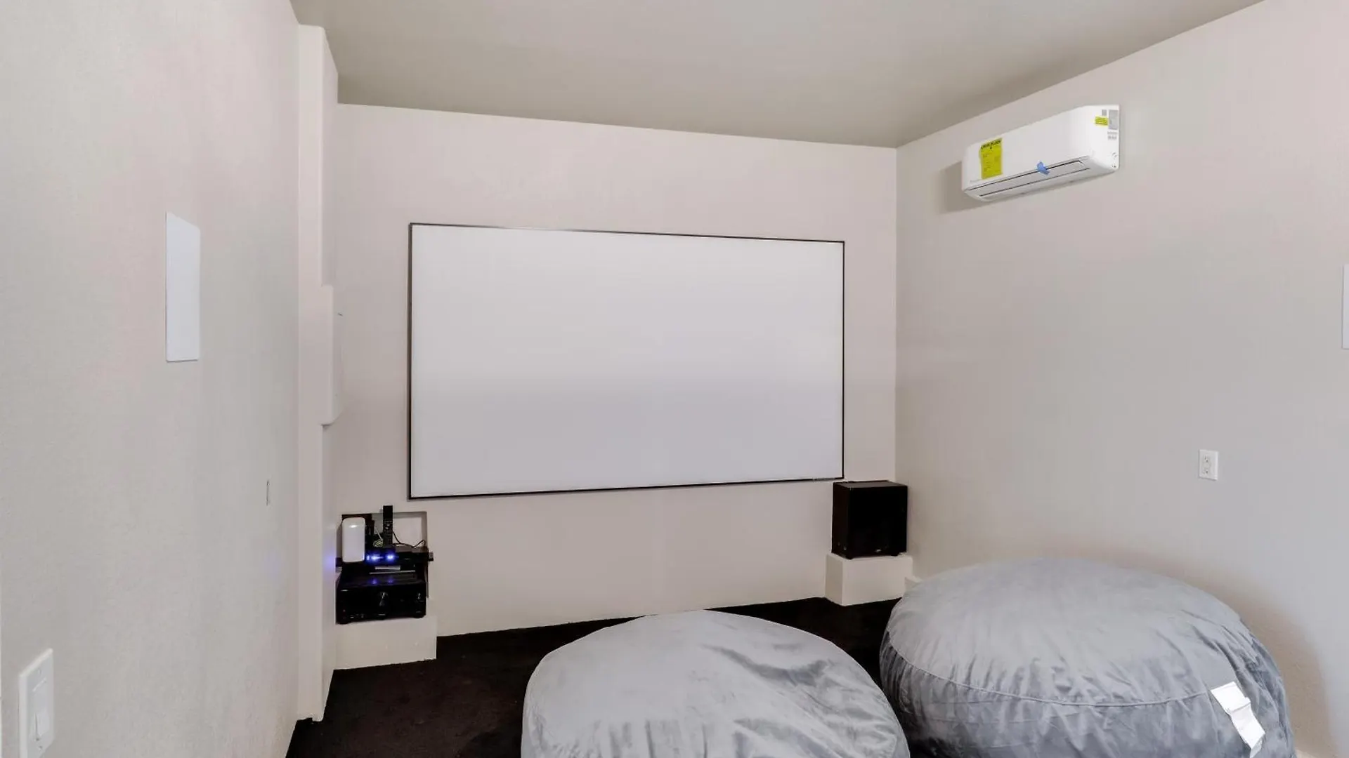 לאס וגאס 7 Mi To Fremont Street Spacious Vegas Home! בית נופש